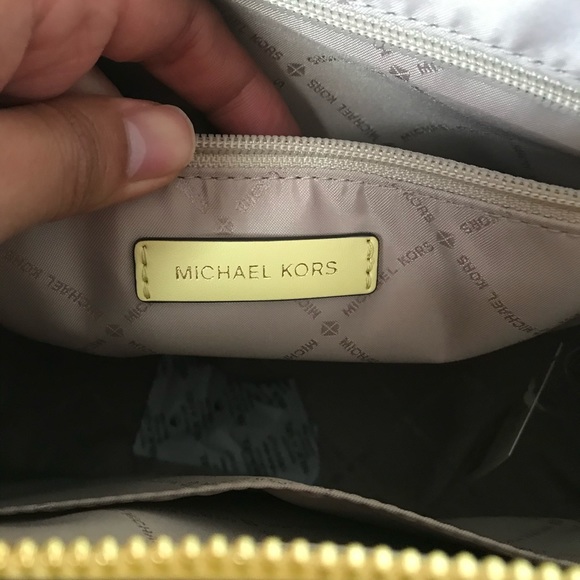 🌼Michael Kors Set - Picture 11 of 16